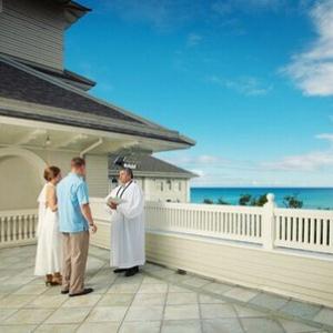 Moana Surfrider Waikiki Beach, Hawaii - Oahu Wedding Venue 4