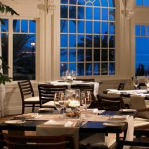 Moana Surfrider Waikiki Beach, Hawaii - Oahu Wedding Venue 3